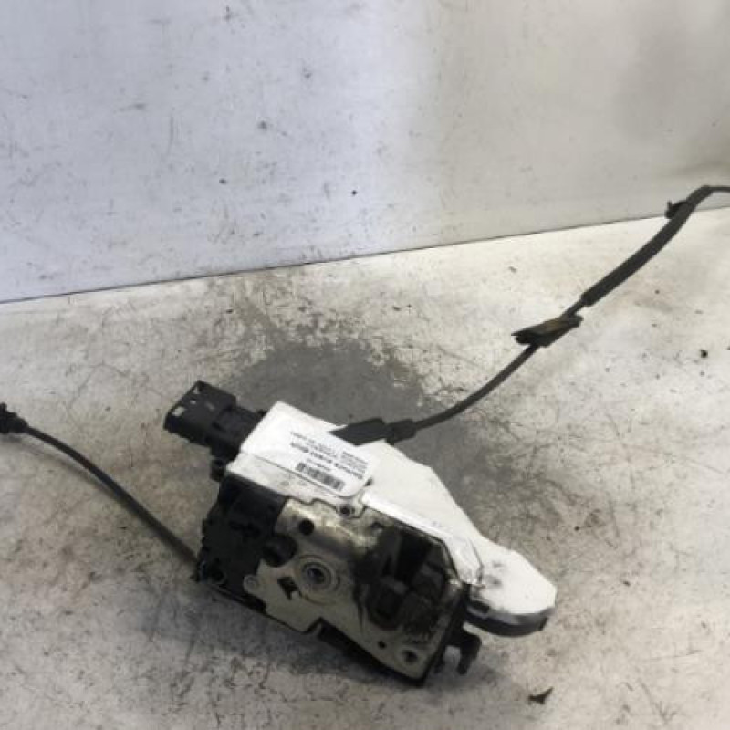 Serrure avant droit PEUGEOT 207
