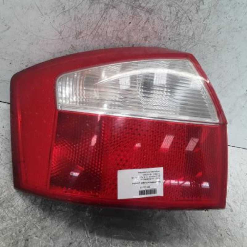 Feu arriere principal gauche (feux) AUDI A4 2 Feu arriere principal gauche (feux) AUDI A4 2