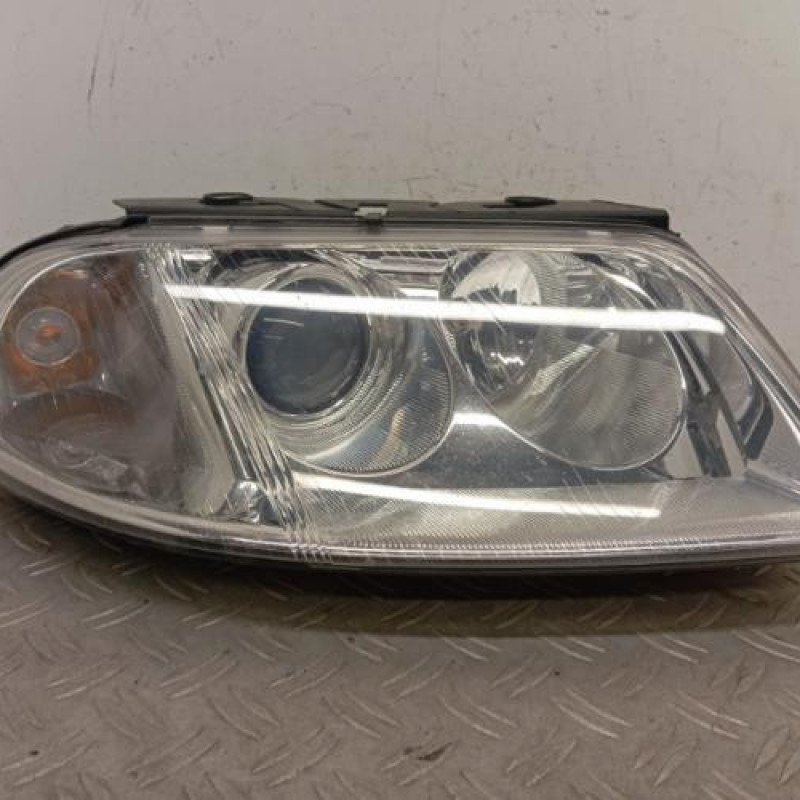 Optique avant principal droit (feux)(phare) VOLKSWAGEN PASSAT 4