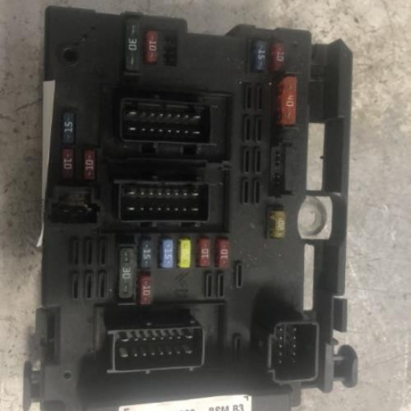 Boitier servitude moteur (BSM) PEUGEOT 206 Boitier servitude moteur (BSM) PEUGEOT 206