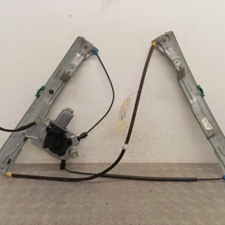 Leve vitre electrique avant gauche RENAULT CLIO 3 Photo n°1