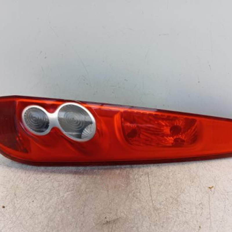 Feu arriere principal droit (feux) FORD FIESTA 5 Feu arriere principal droit (feux) FORD FIESTA 5