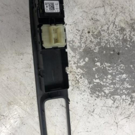 Interrupteur de leve vitre avant gauche RENAULT CLIO 4