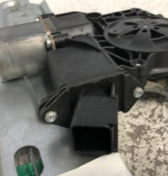 Leve vitre electrique arriere gauche OPEL ASTRA J Photo n°3