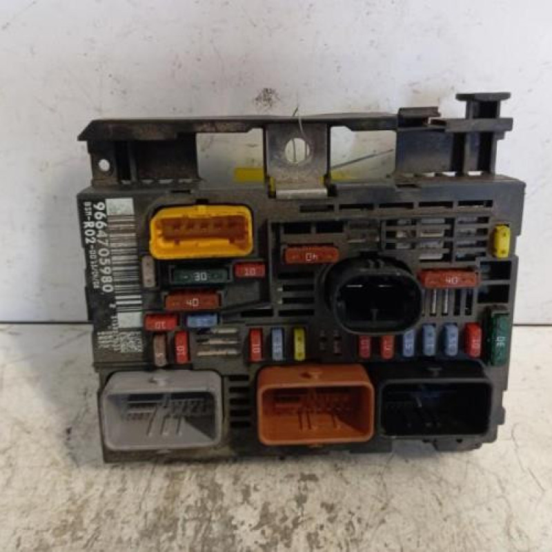 Boitier servitude moteur (BSM) PEUGEOT 407 Boitier servitude moteur (BSM) PEUGEOT 407