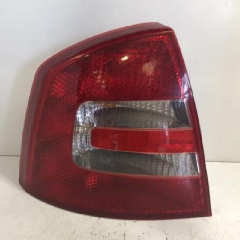 Feu arriere principal gauche (feux) SKODA OCTAVIA 1