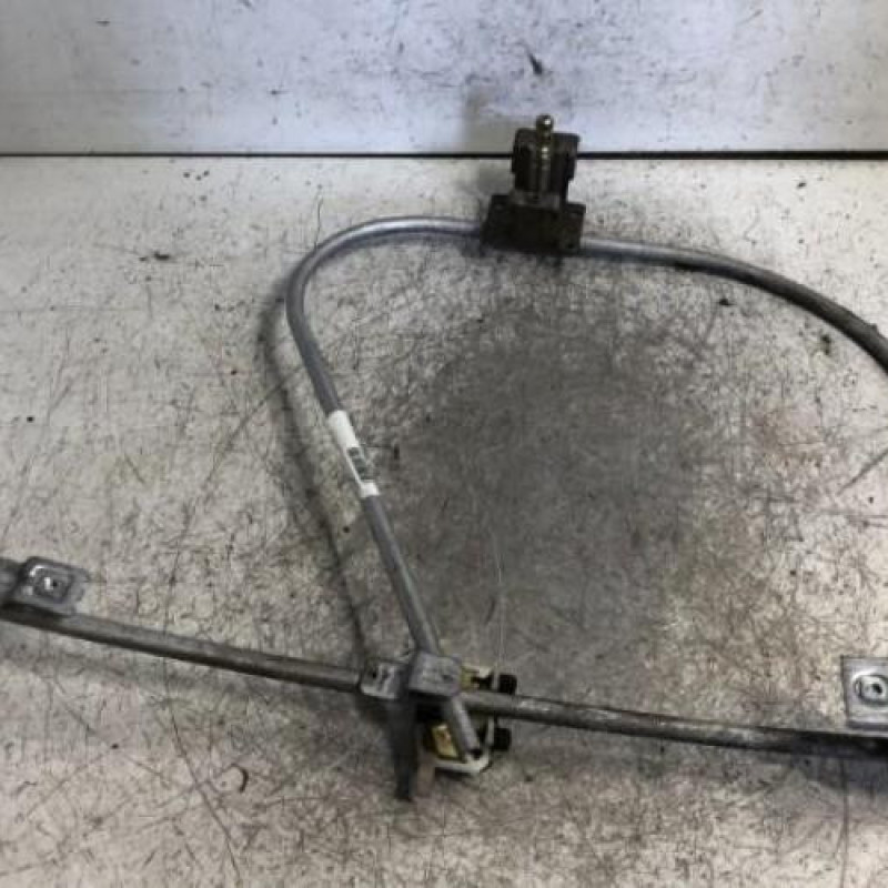 Leve vitre mecanique avant gauche RENAULT CLIO 1