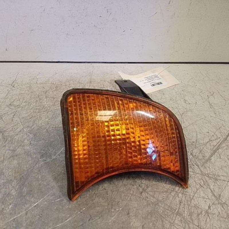 Optique avant secondaire droit (feux)(clignotant) BMW SERIE 5 E34