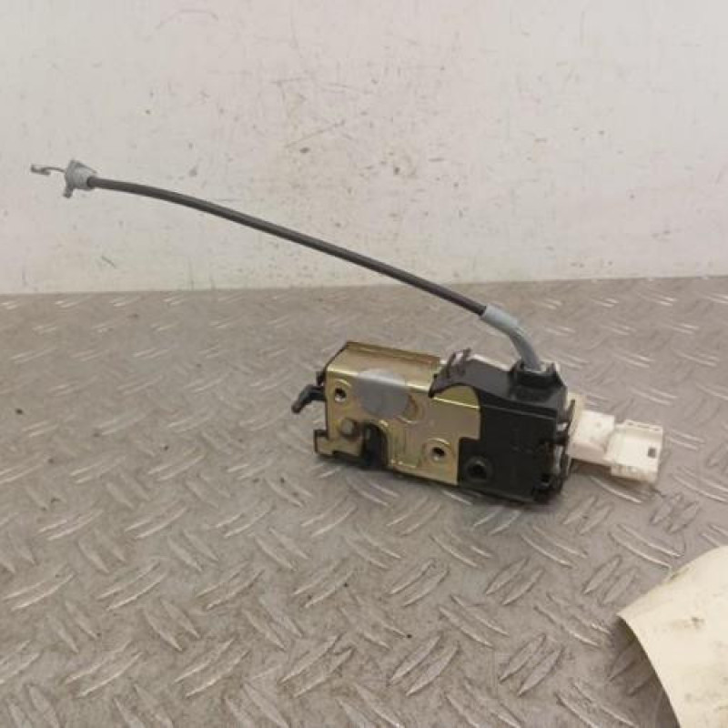 Serrure avant droit CITROEN C4 1 Serrure avant droit CITROEN C4 1