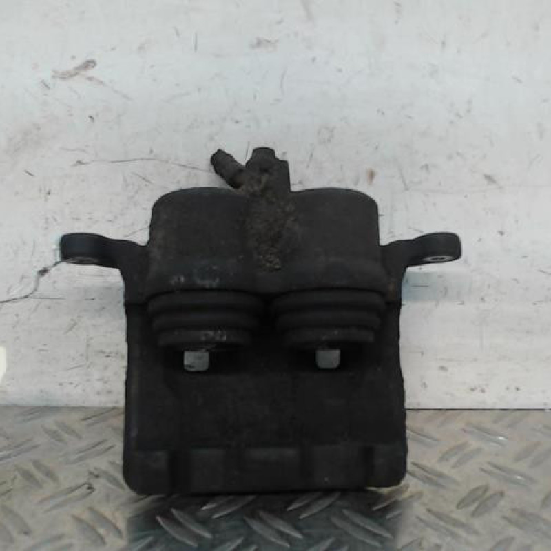 Etrier avant droit (freinage) NISSAN NAVARA 1 Etrier avant droit (freinage) NISSAN NAVARA 1