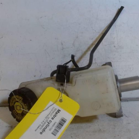 Maitre cylindre (freinage) RENAULT CLIO 4 Photo n°1