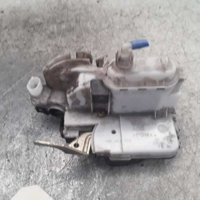Serrure avant droit VOLKSWAGEN POLO 3