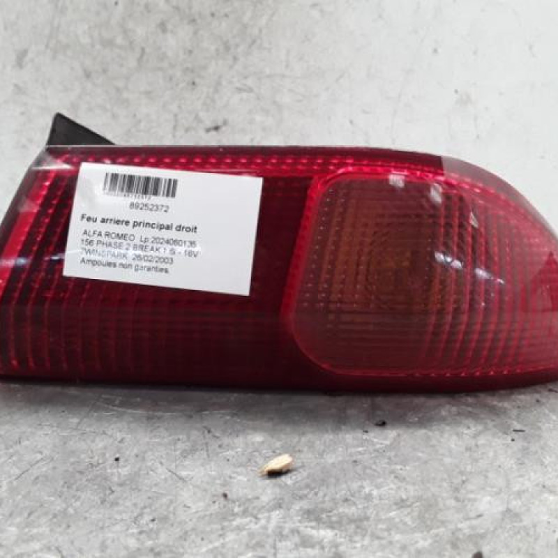 Feu arriere principal droit (feux) ALFA ROMEO 156 Feu arriere principal droit (feux) ALFA ROMEO 156