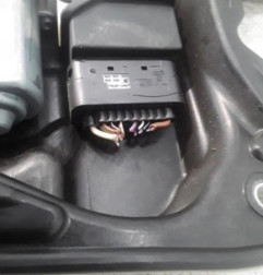 Leve vitre electrique arriere droit VOLKSWAGEN TIGUAN 1 Photo n°3