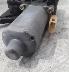 Leve vitre electrique avant gauche FORD FIESTA 4 Photo n°3