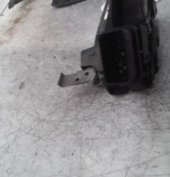 Serrure avant droit FORD S-MAX 1