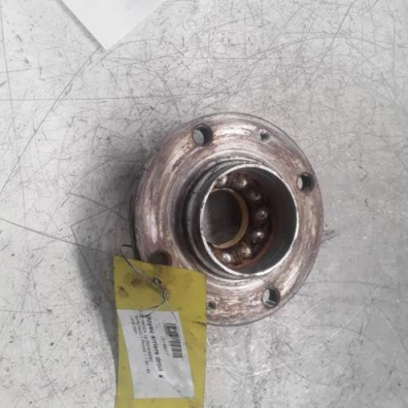 Moyeu arriere droit CITROEN BERLINGO 1 Moyeu arriere droit CITROEN BERLINGO 1