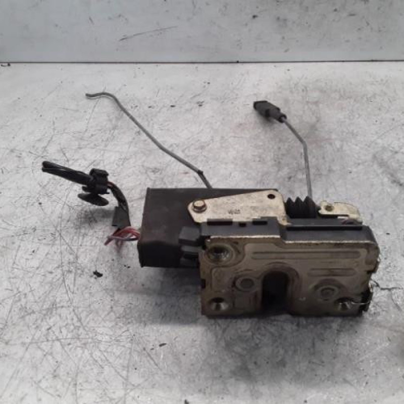 Serrure avant gauche RENAULT CLIO 1 Serrure avant gauche RENAULT CLIO 1