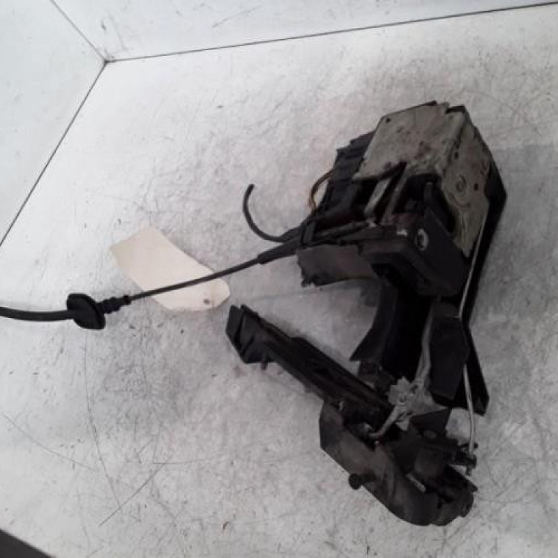 Serrure avant gauche FORD FIESTA 5 Serrure avant gauche FORD FIESTA 5