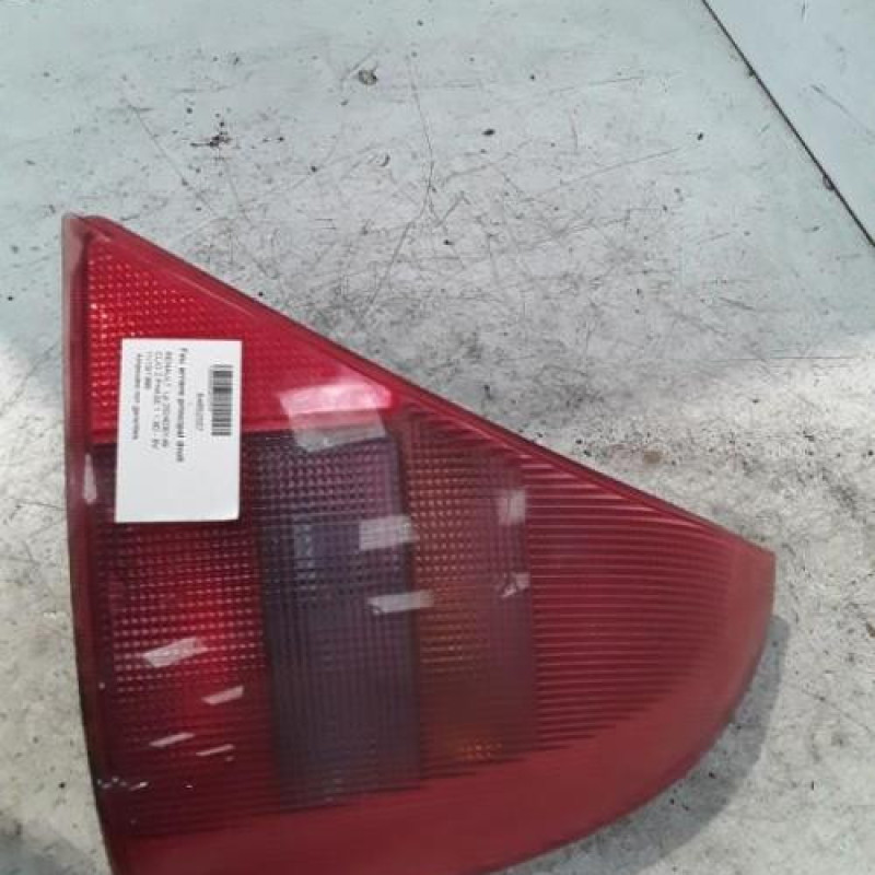 Feu arriere principal droit (feux) RENAULT CLIO 2 Feu arriere principal droit (feux) RENAULT CLIO 2
