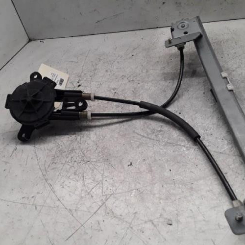 Leve vitre mecanique arriere gauche PEUGEOT 106