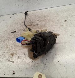 Serrure avant droit VOLKSWAGEN POLO 4
