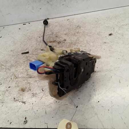 Serrure avant droit VOLKSWAGEN POLO 4