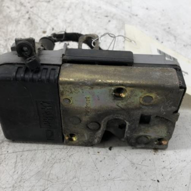 Serrure avant droit PEUGEOT 306 Serrure avant droit PEUGEOT 306