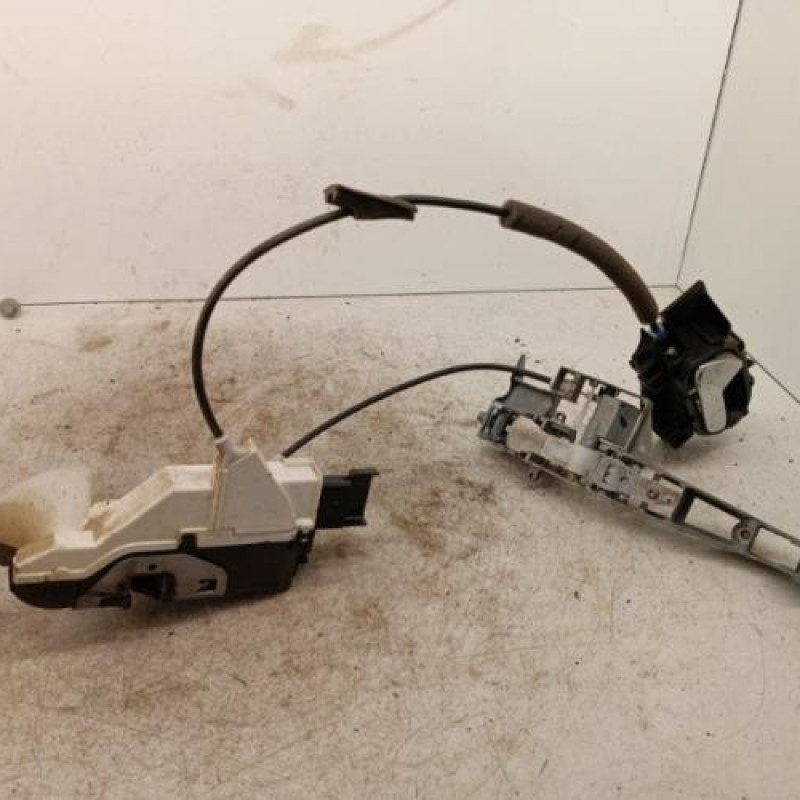 Serrure avant gauche CITROEN C3 2 Serrure avant gauche CITROEN C3 2