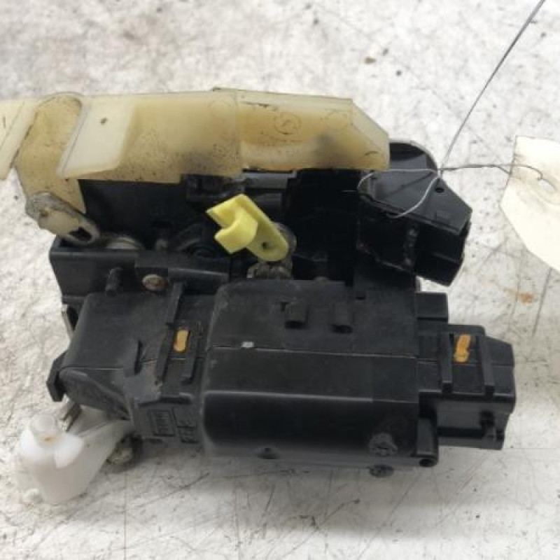 Serrure avant gauche DACIA LODGY Serrure avant gauche DACIA LODGY