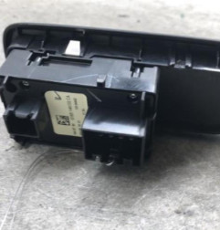 Interrupteur de leve vitre avant gauche FORD KA+