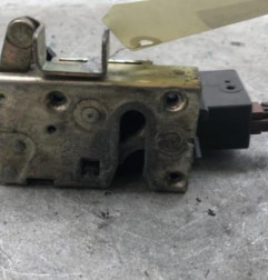 Serrure avant droit PEUGEOT 106