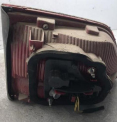 Feu arriere secondaire droit (feux) VOLKSWAGEN TOURAN 2