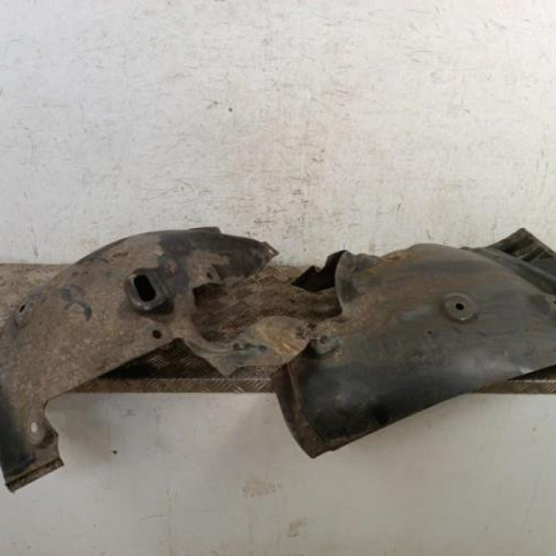 Pare boue avant gauche RENAULT MEGANE 3 Pare boue avant gauche RENAULT MEGANE 3