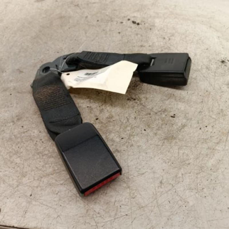Attache ceinture arriere gauche DACIA DUSTER 1
