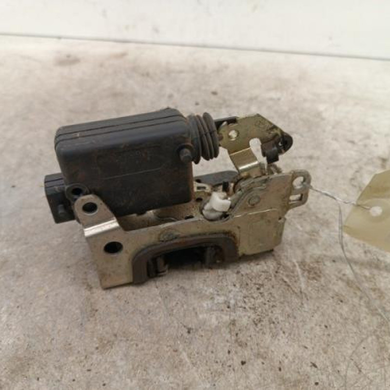 Serrure arriere droit DACIA DUSTER 1 Serrure arriere droit DACIA DUSTER 1