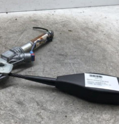 Attache ceinture avant droit RENAULT KANGOO 2 Photo n°1