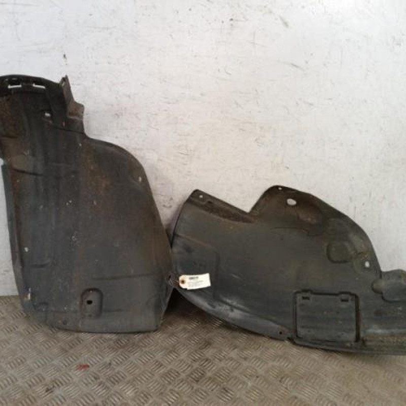 Pare boue avant droit OPEL ZAFIRA B