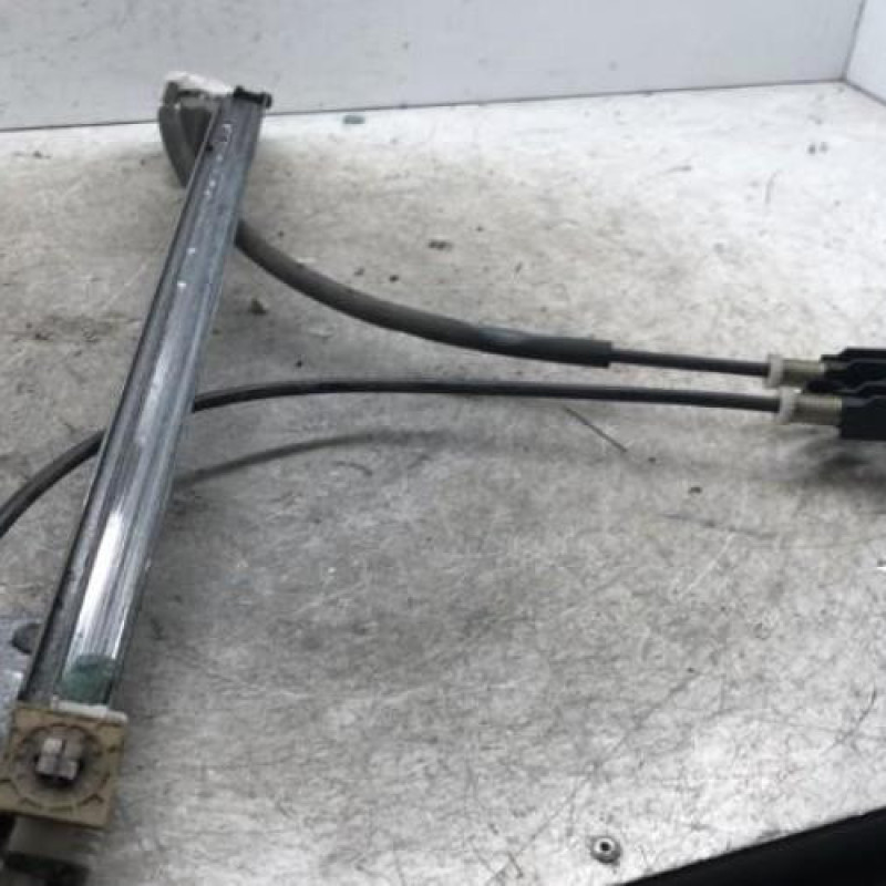 Leve vitre mecanique avant gauche CITROEN SAXO