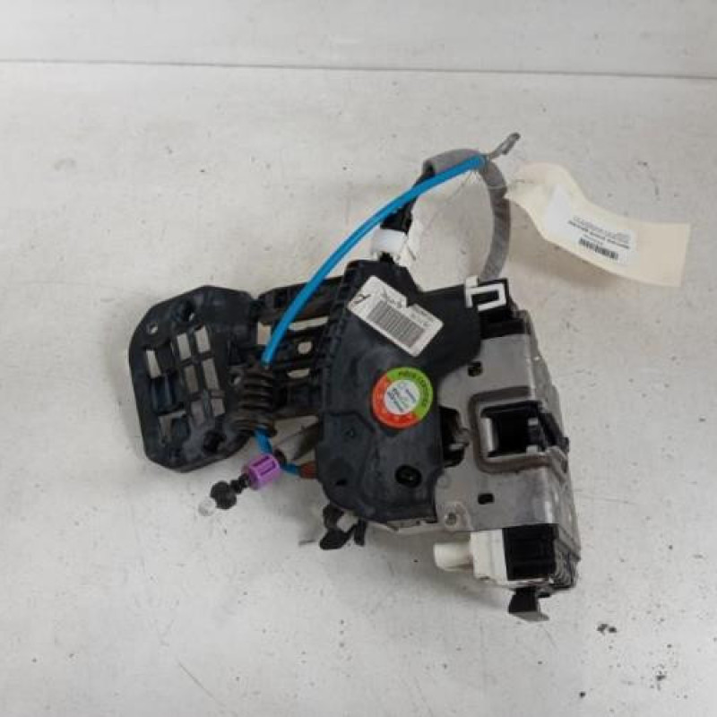 Serrure avant gauche MERCEDES CLASSE A 176