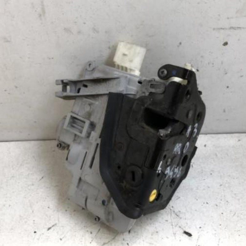 Serrure arriere droit AUDI A3 2 Serrure arriere droit AUDI A3 2