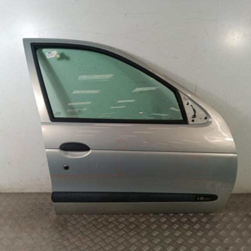 Porte avant droit RENAULT MEGANE 1 Porte avant droit RENAULT MEGANE 1