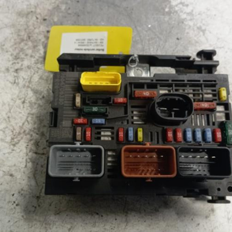 Boitier servitude moteur (BSM) PEUGEOT 308 1 SW Boitier servitude moteur (BSM) PEUGEOT 308 1 SW