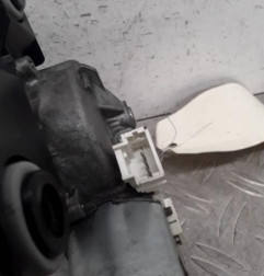 Moteur essuie glace arriere PEUGEOT 307 Photo n°4