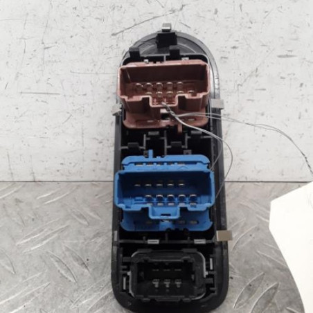 Interrupteur de leve vitre avant gauche RENAULT CLIO 3
