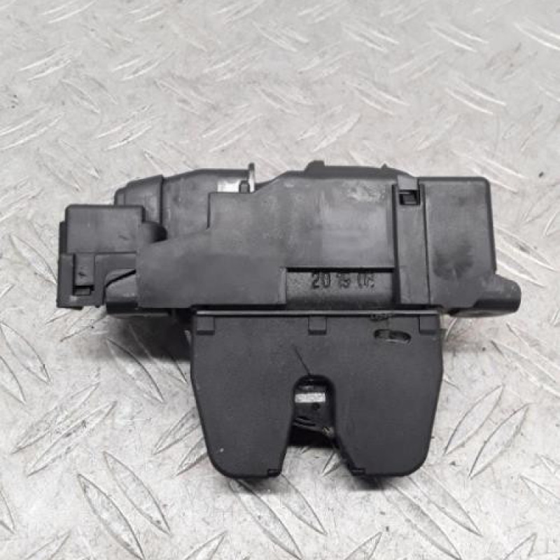 Serrure de hayon PEUGEOT 308 2 SW Serrure de hayon PEUGEOT 308 2 SW