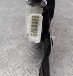 Leve vitre electrique avant droit PEUGEOT 308 2 SW Photo n°3