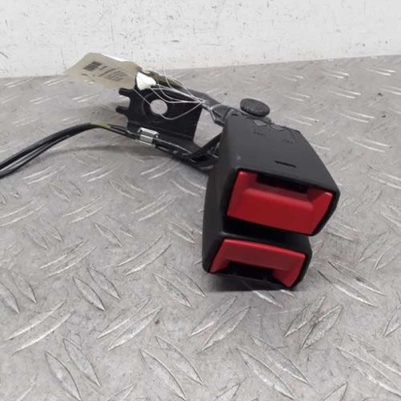 Attache ceinture arriere droit PEUGEOT 308 2 SW