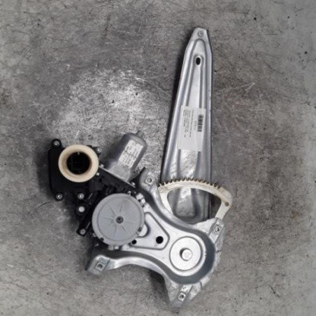 Leve vitre electrique arriere gauche TOYOTA VERSO Photo n°1