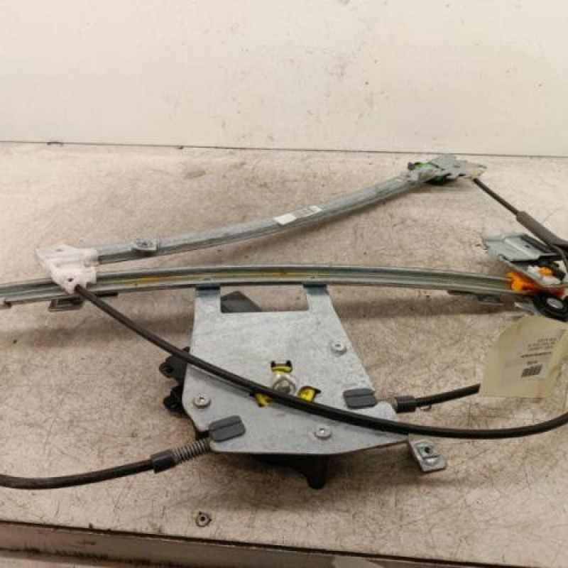 Leve vitre electrique avant gauche PEUGEOT 208 1